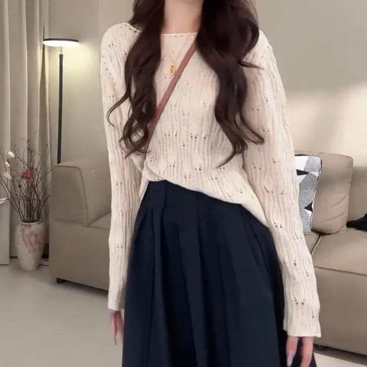 新款气质镂空圆领针织衫通勤宽松显瘦长袖LK2505835