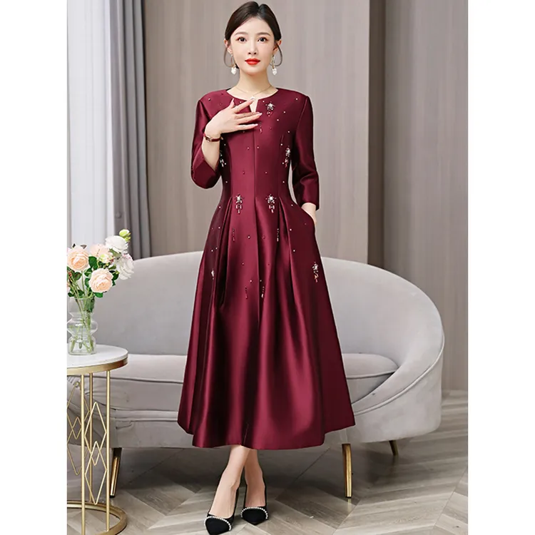 十月婚宴礼服喜婆婆连衣裙女2025新款洋气阔太太高贵轻奢红色裙子