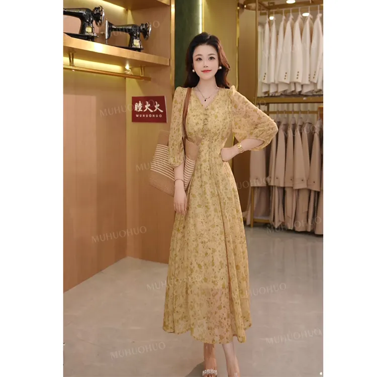 【刘亦菲同款连衣裙】夏季V领复古长裙时尚设计感褶皱女裙 L24865