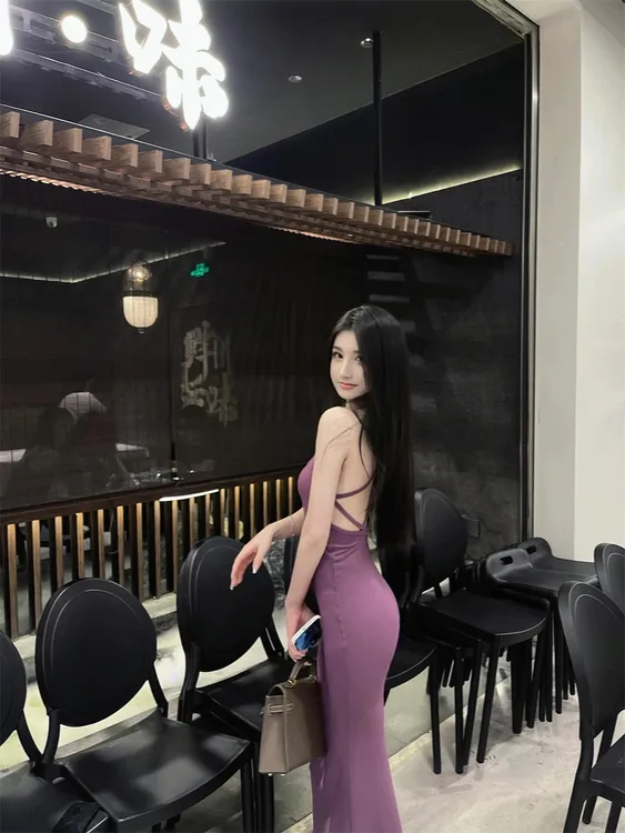 辣妹性感修身显瘦吊带度假包臀鱼尾连衣裙露背镂空带子带胸垫长裙