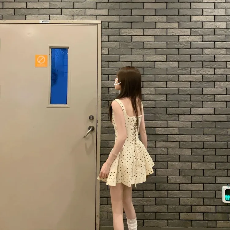 法式白色波点吊带连衣裙子女春夏季气质收腰绝美公主a字蓬蓬短裙