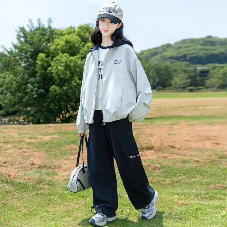 女童外套春秋款2025新款儿童洋气时髦上衣中大童女孩秋季冲锋衣潮
