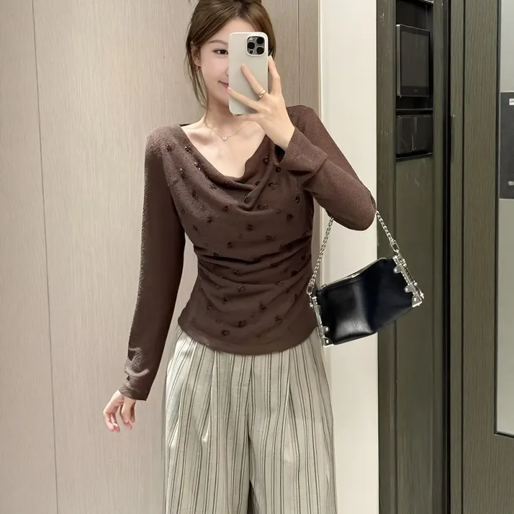 大码女装荡领烫钻捏褶长袖内搭针织衫2025秋季胖mm巨显瘦打底上衣