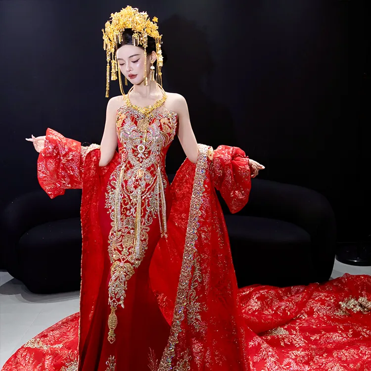 云霞新中式抹胸礼服2025新款新娘重工奢华出阁服敬酒服小个子