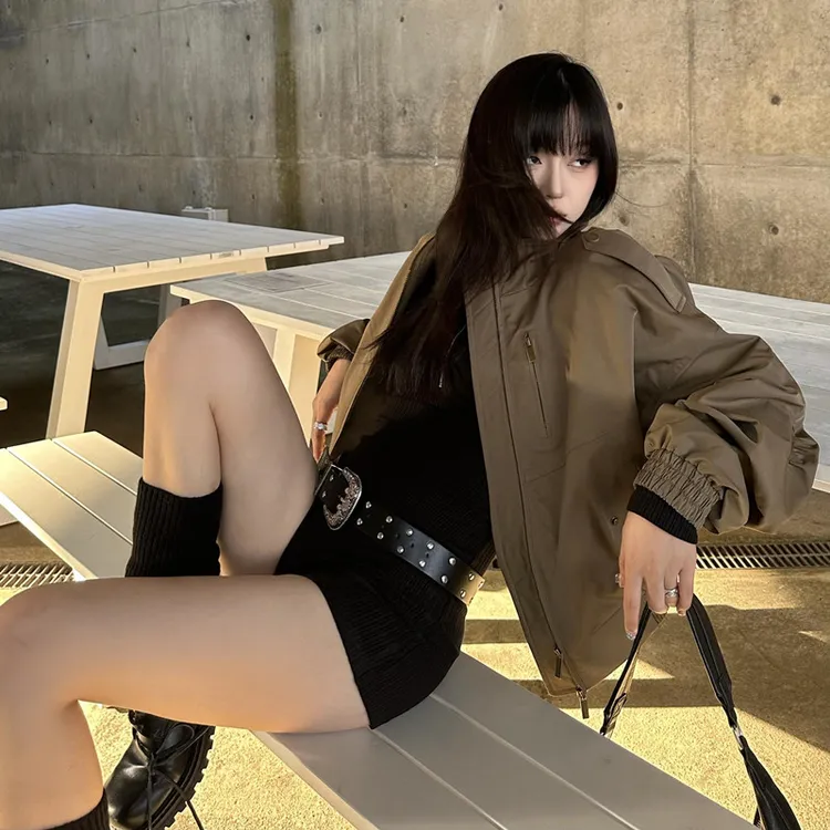 美式复古卡其色短款外套女2025年秋季新款设计感宽松立领防风夹克