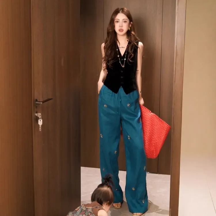 今年流行爆款套装2025夏季新款气质时尚V领纯色衬衫钉珠长裤