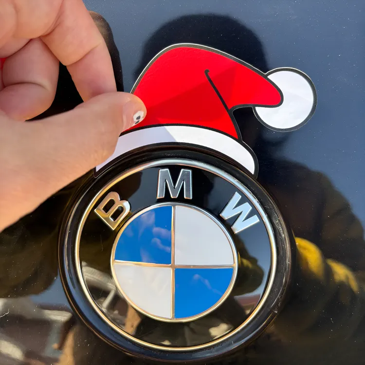 适用宝马贴纸3系5系X1X3X4圣诞帽小红帽贴纸汽车个性车身标装饰品