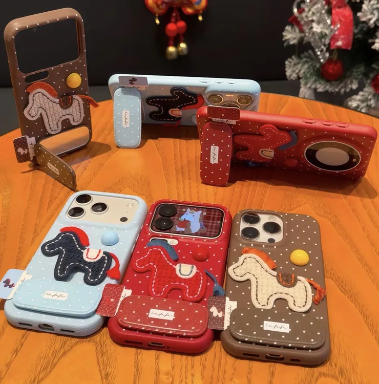 ins新年小马镜子支架手绳适用苹果17promax1615手机壳华为/oppo软