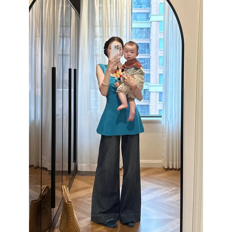 MARIE.COCO氛围感休闲穿搭女纯欲方领无袖上衣宽松高腰牛仔裤套装