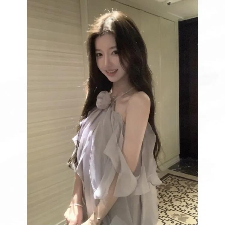 “公主日记”紫色挂脖连衣裙立体花朵露肩气质短裙女