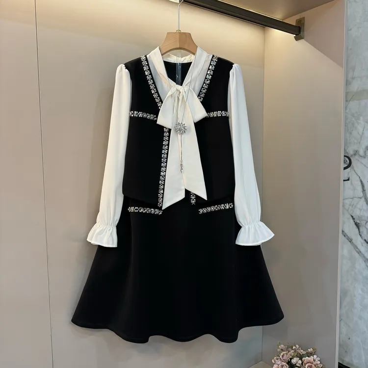 韩版小香风假两件拼接连衣裙系带遮肉显瘦长袖大码女装2025胖MM