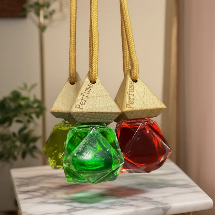 车载香薰白茶挂件除味产品大地蔚蓝持久卫生间茉莉木质香