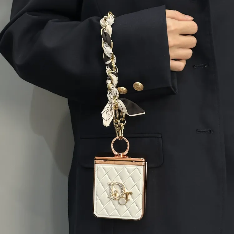 适用小米mixflip2手机壳Magicvflip2壳膜一体小香风全包丝巾手提