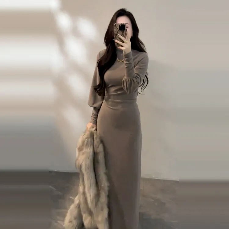 2025秋冬季新款孕妇装法式高级感连衣裙子内搭打底裙气质过膝长裙