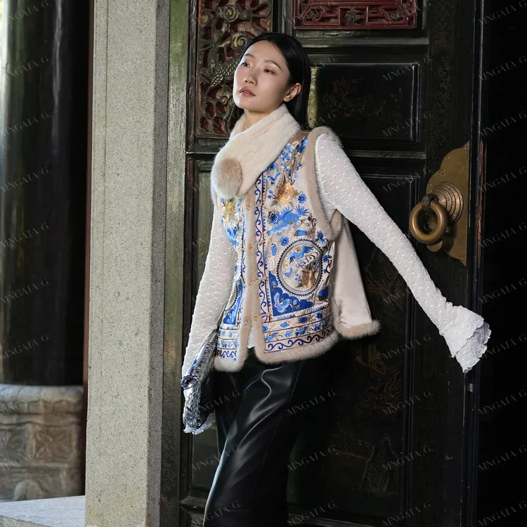 MNGATA G.宫小妍【曼奢水貂毛·三蓝封神】苗绣新中式马甲5060406