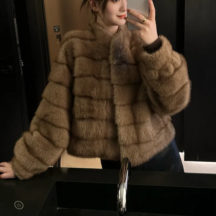 R123653W秋冬季新款环保草外套气质显贵设计师款短外套上衣