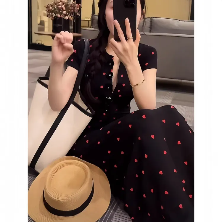 法式复古优雅气质连衣裙女2025夏季新款高级感修身显瘦性感包臀裙