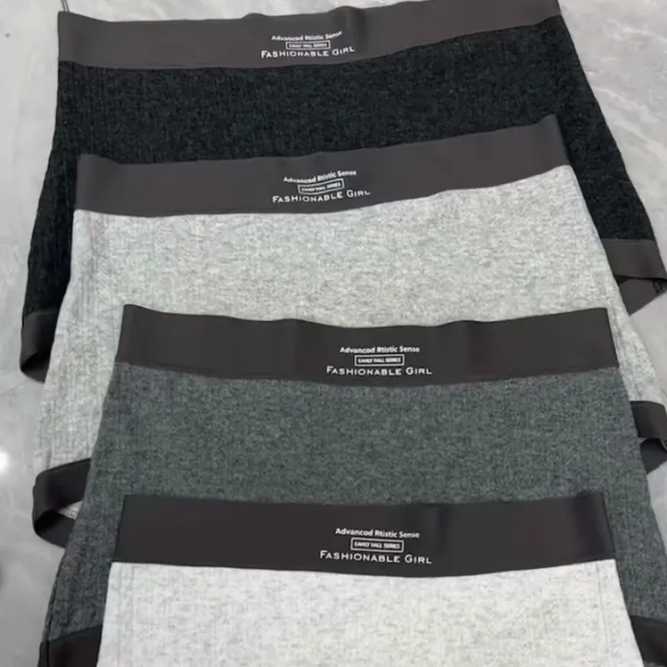 女士纯棉中高腰全包臀无痕加长裆平角内裤