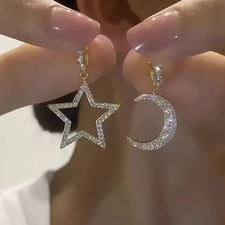 微镶星星月亮耳环2025新款不对称个性百搭耳扣高级感轻奢甜美耳饰