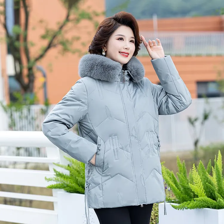 中年妈妈冬装气质羽绒服2025新款洋气中老年女款时尚外套女QC