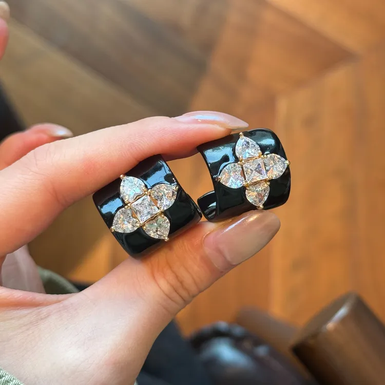 铜合金耳饰 【星宇】金色黑色几何图形小众简约几何耳钉精致ins