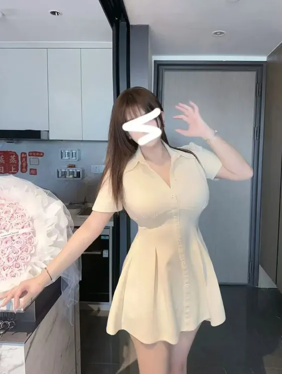 【巨显瘦】大码胖mm辣妹设计感收腰polo领高腰A字大码连衣裙百搭