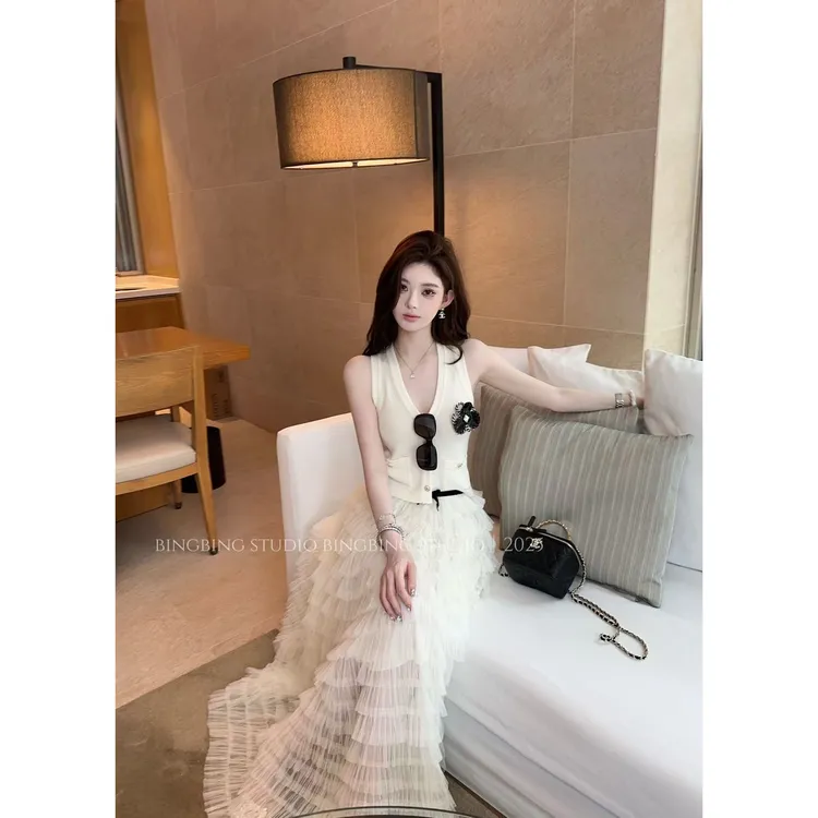 冰冰「白女美学」夏季时尚气质百搭休闲法式设计感背心JJC5BX1151
