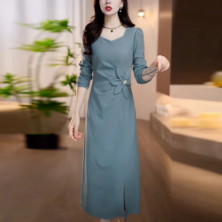 秋季轻奢高贵气质裙子女装新款2025爆款高级感轻奢洋气显瘦连衣裙