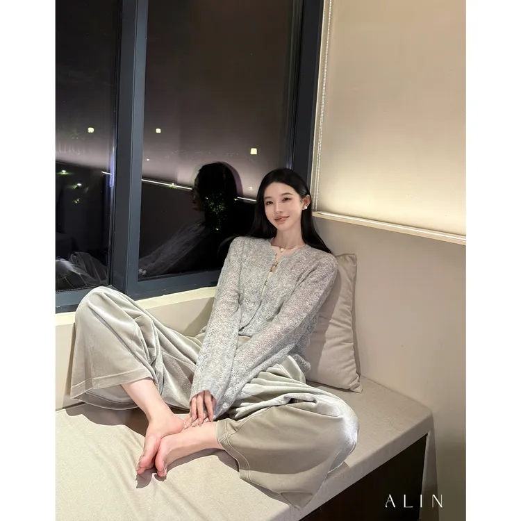 阿琳ALIN【琉光绮梦】山羊绒桑蚕丝针织开衫女镂空长袖毛衣AL5FZS14