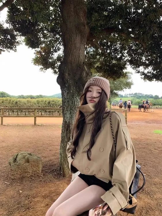 卡其色立领短款风衣外套女2025春秋韩系宽松气质小个子双排扣大衣
