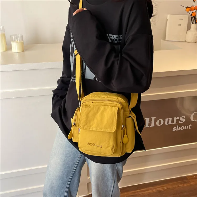 [千屿】DK2204ins风日系挎包个性软面通用年轻人上班通勤包轻便