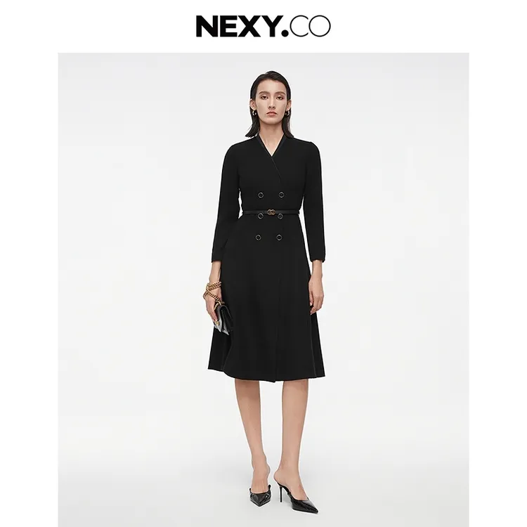 NEXY.CO/奈蔻秋季新款100绵羊毛风衣连衣裙黑色收腰气质XF05151W0