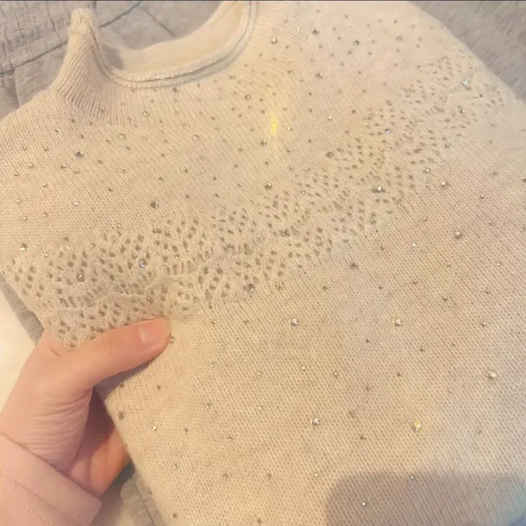 冬季新款宽松显瘦蜜熊羊毛钩花时尚百搭针织衫大码