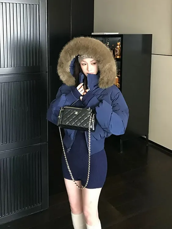 芬兰雪境大毛领高级感连帽短款棉服女装冬季爆款加厚保暖面包服