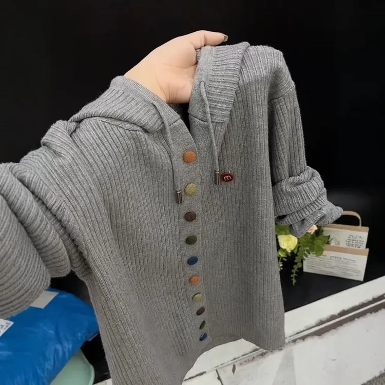 2025秋冬新款休闲风软糯气质百搭连帽针织开衫彩色纽扣显瘦外套女