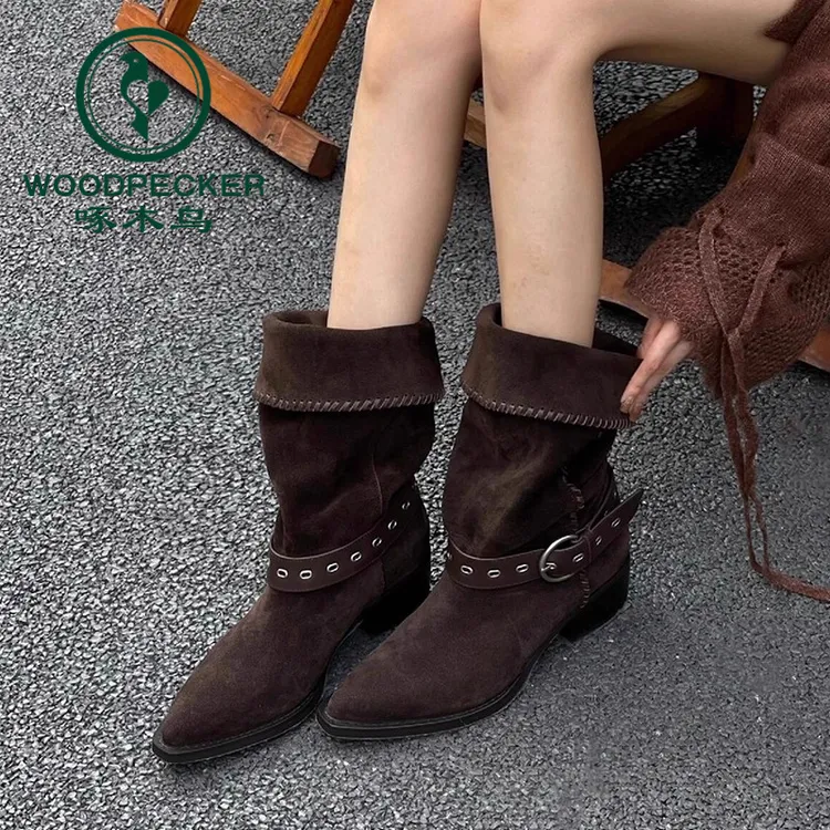 啄木鸟棕色复古西部牛仔靴女2025新款尖头粗跟骑士靴堆堆靴短筒靴