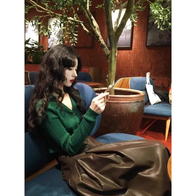 高级感绿色翻领针织开衫女秋冬小香风内搭毛衣修身polo衫打底上衣