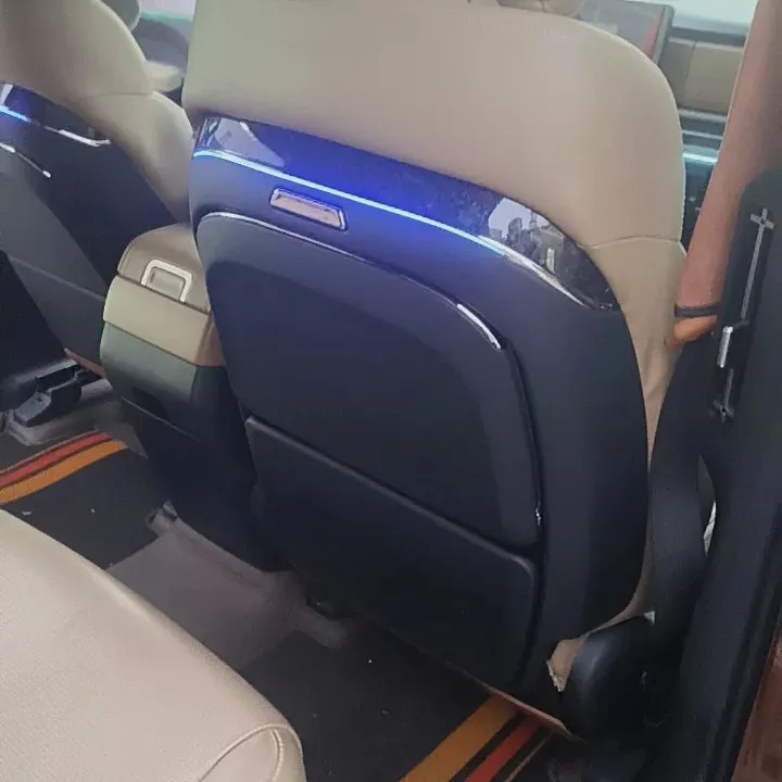 适用现代胜达车载多功能折叠小桌板无线充电调节角度后排改装配件