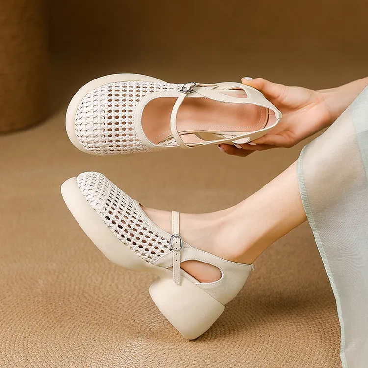 6.5CM英伦编织中跟休闲风包头时装凉鞋圆头时尚夏季坡跟百搭厚底