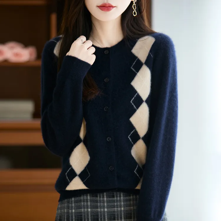 露思同款100%纯羊毛菱形格嵌花圆领开衫拼色气质提花宽松羊毛衫