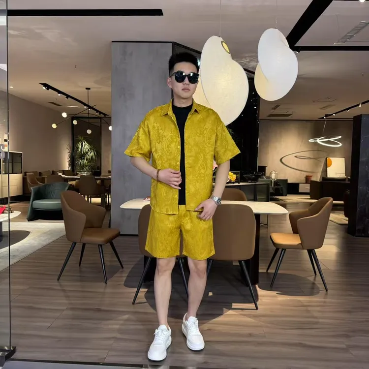 2025夏季新品男士时尚潮牌宽松款提花半袖衬衫短裤两件套休闲百搭