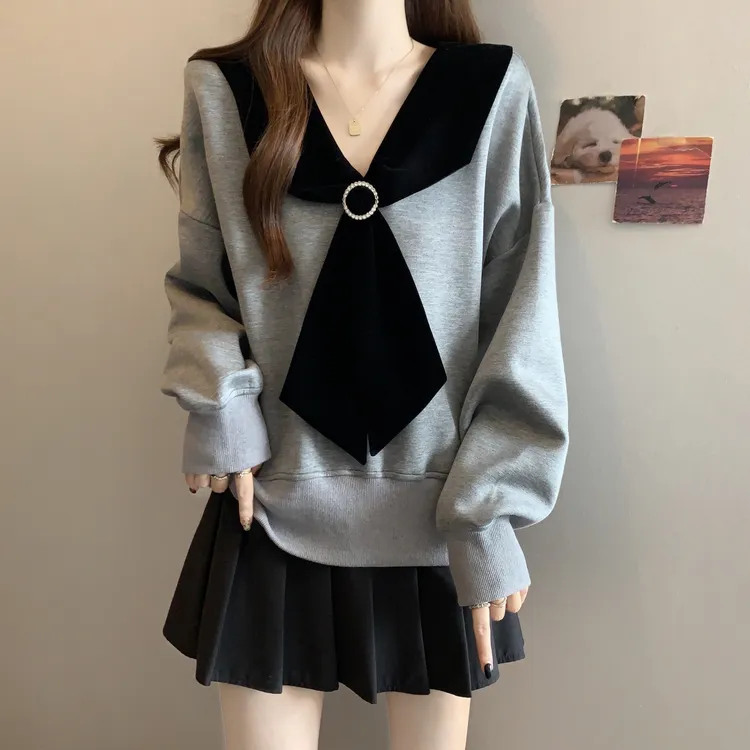 大码女装设计感小众V领长袖卫衣女秋冬胖MM宽松显瘦正肩百搭上衣