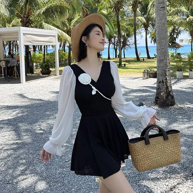 立体花朵长袖大码泳衣女高级感绝美连体保守遮肚肉显瘦两件套度假