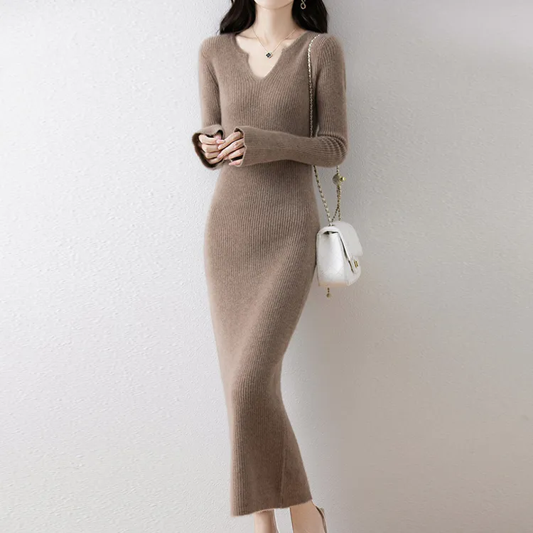 秋冬V领修身显瘦长款羊毛毛衣裙高端喇叭袖针织打底衫过膝连衣裙