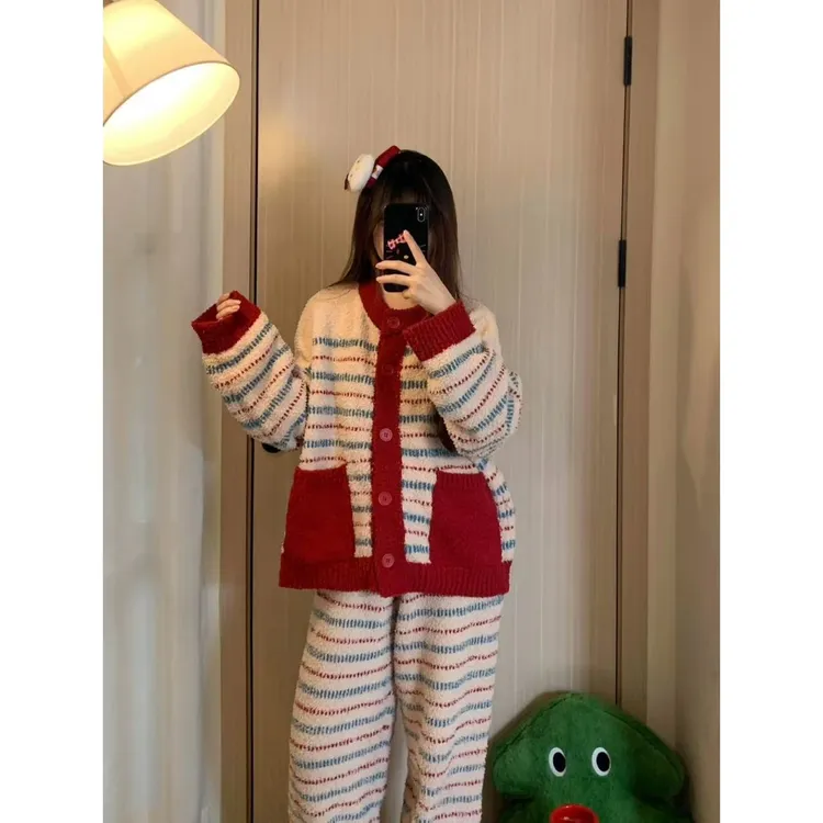 秋冬新款保暖睡衣女加绒加厚本命年红色复古条纹高档家居服套装