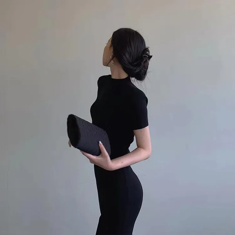 2025新款春秋款洋装女装高级感紧身包臀针织打底小黑裙子气质长裙
