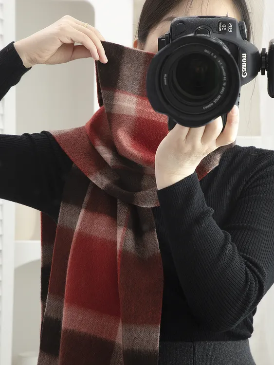 zmbeaute新款 微醺暖冬100%山羊绒格子围巾秋冬水波纹秋冬保暖女