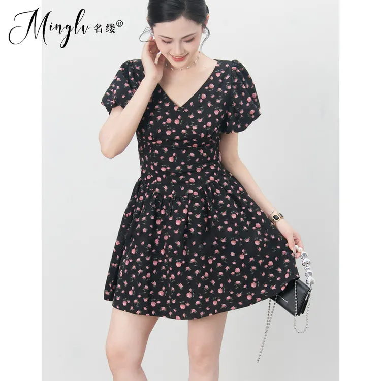 名缕法式复古桔梗碎花连衣裙女2025夏季新款V领蝴蝶结收腰显瘦