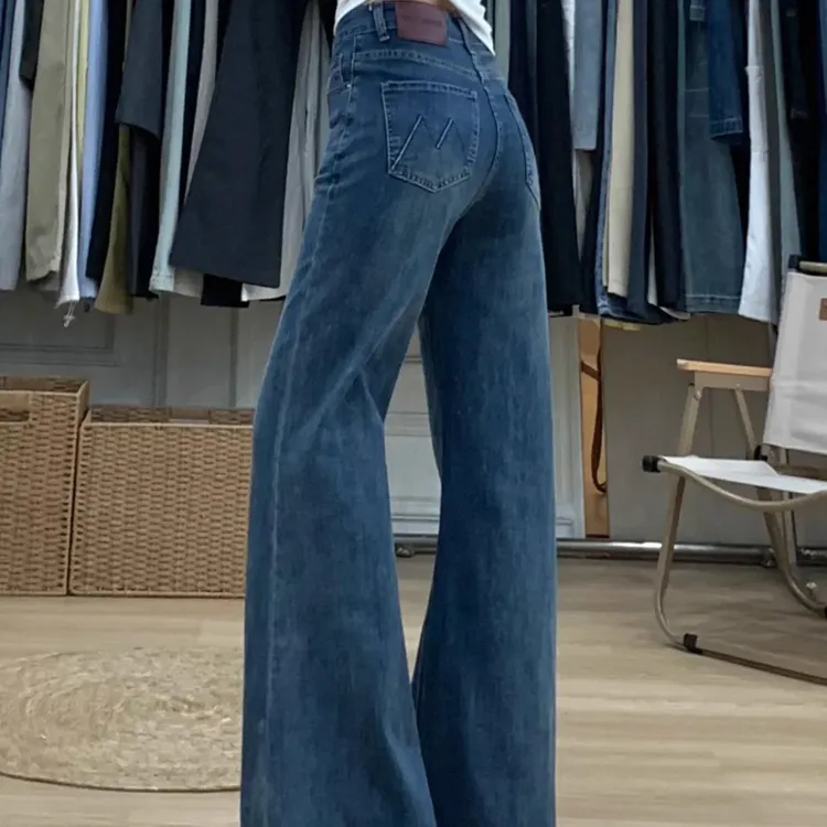 不贴腿微喇牛仔裤女2025新款大码胖mm显瘦宽松高腰阔腿直筒喇叭裤