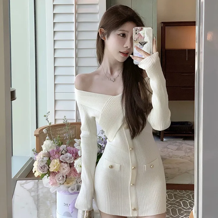 秋冬季小个子心机夜店OL小香风短裙韩国一字领露肩针织毛衣连衣裙